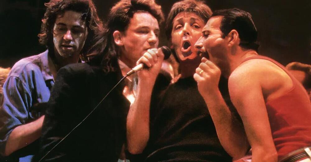 Cosa rimane del Live Aid 40 anni dopo? Gabriele Medeot: &ldquo;Irripetibile. Oggi nessuno &egrave; pi&ugrave; ingenuo&rdquo;. I ricordi (in un libro) dei Queen leggendari, di Collins stacanovista e di Clapton che rischi&ograve; di&hellip;  