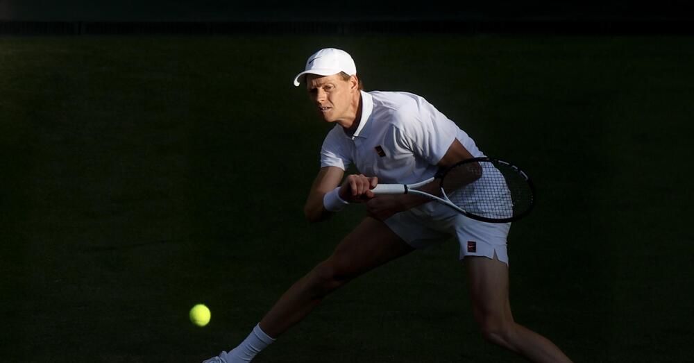 OK MA COSA &Egrave; SUCCCESSO AL BRACCIO DESTRO DI JANNIK SINNER a Wimbledon contro Dimitrov?