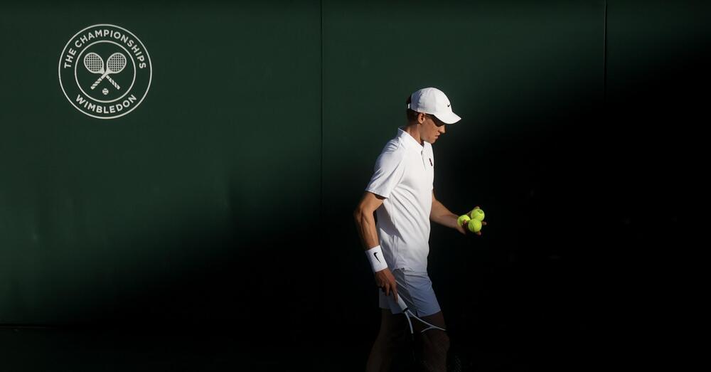 CLAMOROSO: DIMITROV SI RITIRA CONTRO UN PESSIMO SINNER. Ecco uno dei match pi&ugrave; brutti e assurdi che abbiamo visto a Wimbledon