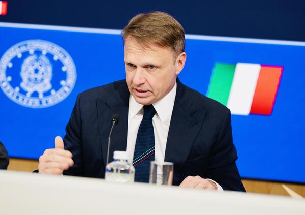 GUERRA DEI DAZI SUGLI ALIMENTI? L&#039;Italia sfodera la &ldquo;teoria della bresaola&rdquo; del ministro Lollobrigida, ma funziona? Il critico Raspelli: &ldquo;Ecco da dove viene la carne&rdquo;. E su Alberto Grandi e il Parmigiano&hellip;