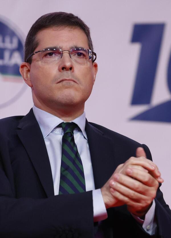 Capezzone asfalta Luca Sommi: &ldquo;Secondo te dovrei farmi l&rsquo;auto elettrica, ma i soldi me li dai tu?&rdquo;