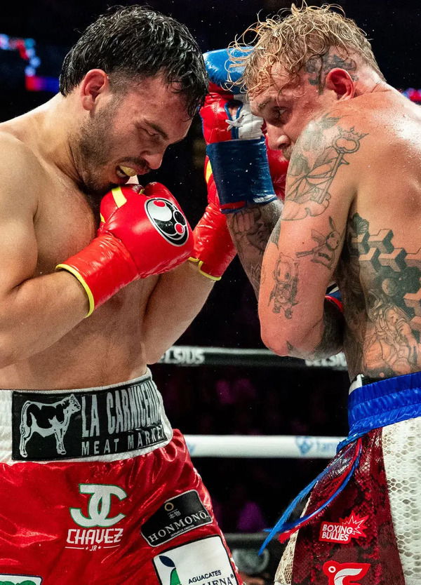 FUGGITIVO! Chi &egrave; C&eacute;sar Ch&aacute;vez Jr, ex campione di boxe scomparso dopo l&rsquo;incontro con Jake Paul?