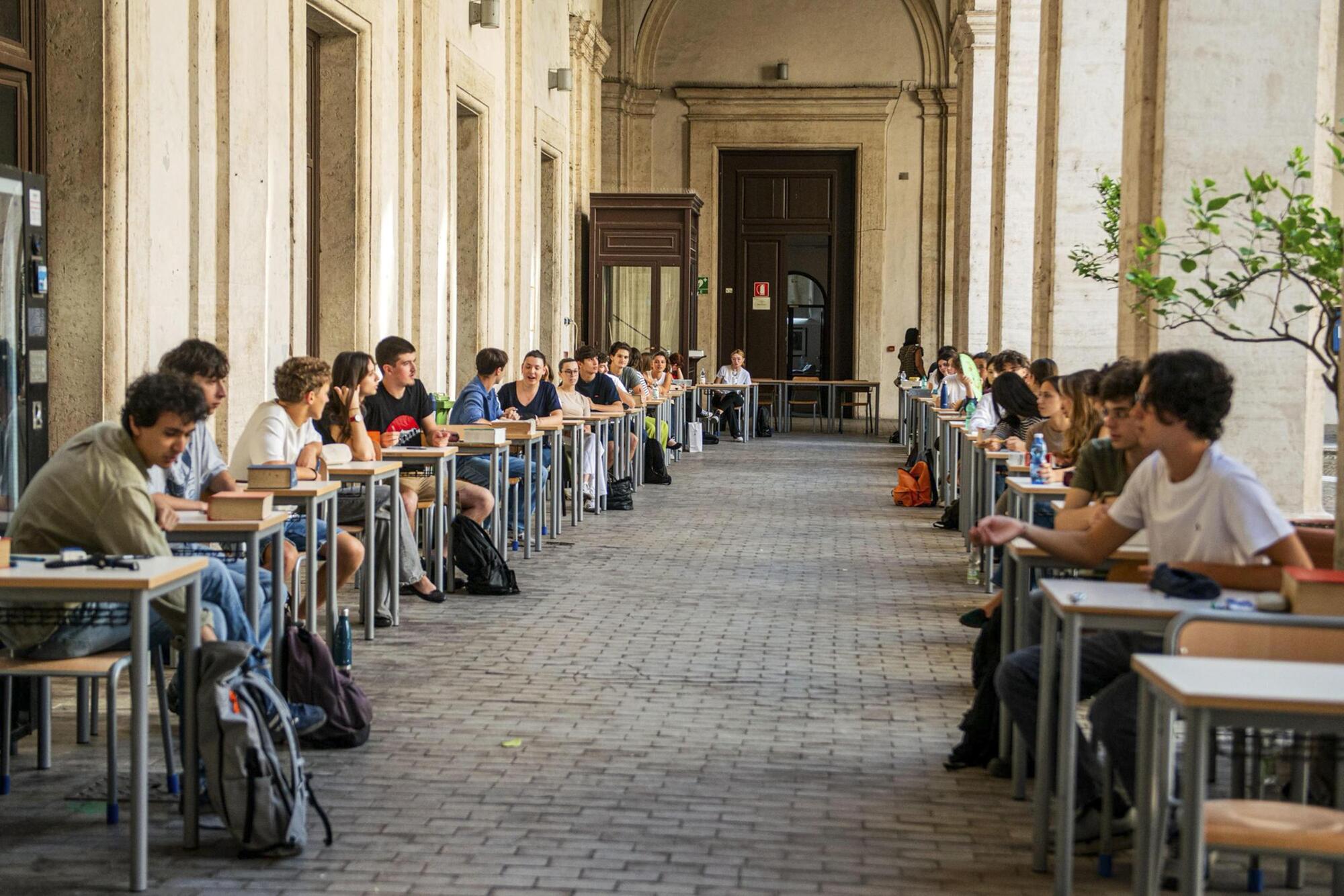 Maturità 2025: e se i voti fossero fondamentali per l'educazione dei ragazzi?