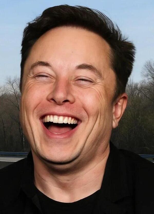 Tesla sotto accusa: oltre 4.000 denunce per auto impazzite! Frenate fantasma e accelerate killer fanno strage sulle autostrade