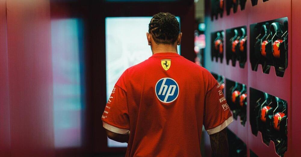Lewis Hamilton: &ldquo;L&rsquo;aura che c&rsquo;&egrave; intorno alla Ferrari &egrave; unica&rdquo;, ma intanto la SF-25 cade letteralmente a pezzi. Le indiscrezioni remano contro la rossa, anche se&hellip;