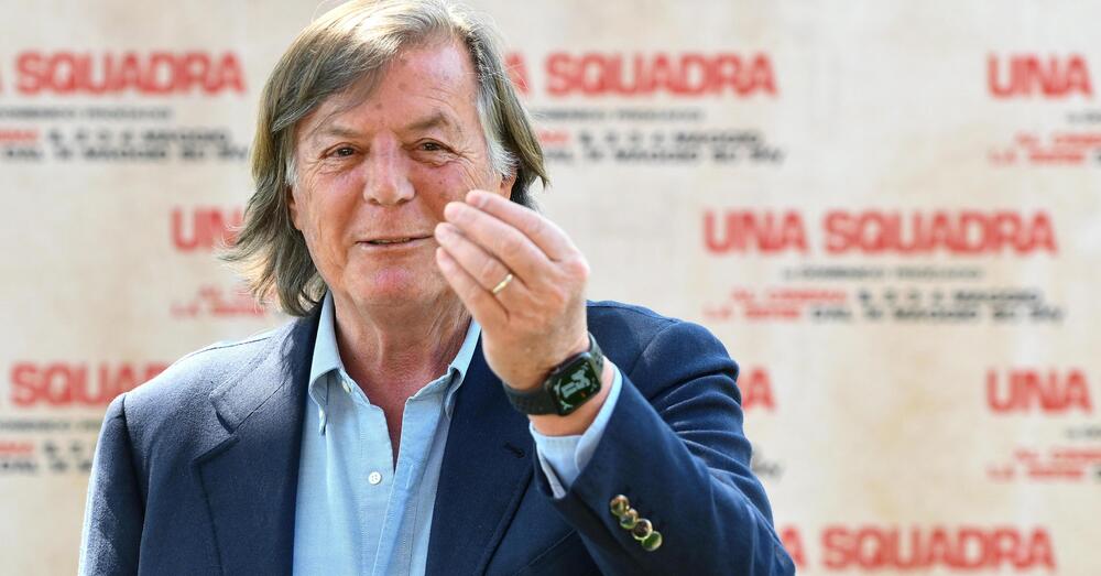 Avete visto come Paolo Bertolucci percula Panatta per il suo compleanno? &ldquo;Scandaloso che Wimbledon non si fermi per i 75 anni di uno dei pi&ugrave; grandi viveur che il Regno Unito abbia mai conosciuto&rdquo;. E gioca con l&rsquo;Ia: &ldquo;Eccolo che festeggia con le sue ex&hellip;&rdquo;