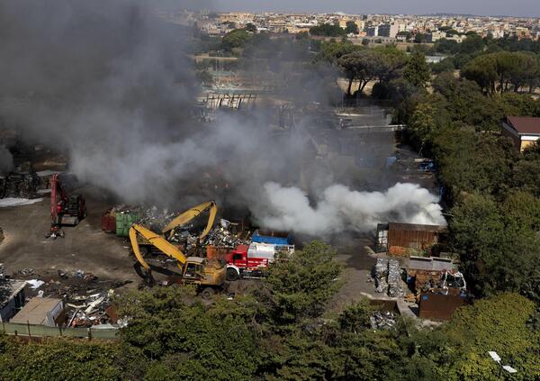 Esplosione a Roma, ALLA FINE CI &Egrave; SCAPPATO IL MORTO dopo l&rsquo;incendio al distributore di benzina in via dei Gordiani: non c&rsquo;&egrave; l&rsquo;ha fatta il dipendente della pompa gpl Claudio Ercoli. Si indaga per omicidio colposo contro ignoti&hellip;