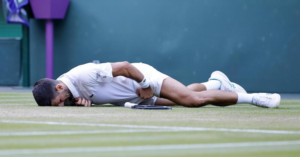 Ma perch&eacute; Djokovic non si &egrave; allenato a Wimbledon prima della semifinale? PARLA NOLE: &ldquo;Brutta caduta contro Cobolli, il mio corpo oggi non &egrave; pi&ugrave; lo stesso&rdquo;. &Egrave; allarme? E Sinner con il problema al gomito?