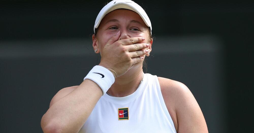 Quella di Amanda Anisimova &egrave; UNA BELLA STORIA! Enfant prodige del tennis, il padre Konstantin morto, la salute mentale, il ritiro e la rinascita in finale di Wimbledon contro Swiatek...