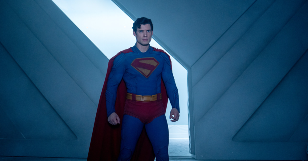 Abbiamo visto Superman con David Corenswet al cinema, ma com&rsquo;&egrave;? In un&rsquo;epoca in cui i supereroi rischiano di diventare tutti uguali, il film di James Gunn ha un&rsquo;anima (ed &egrave; bellissima)