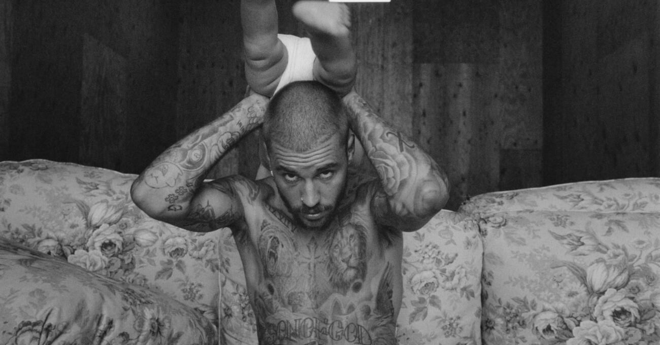 Abbiamo ascoltato Swag, il nuovo disco di Justin Bieber, ma com&rsquo;&egrave;? Intimo R&amp;B con &ldquo;la pelle bianca e l&rsquo;anima nera&rdquo;, l&rsquo;amore per la moglie Hailey e il figlio Jack Blues e nessuna traccia di Kanye West e P Diddy