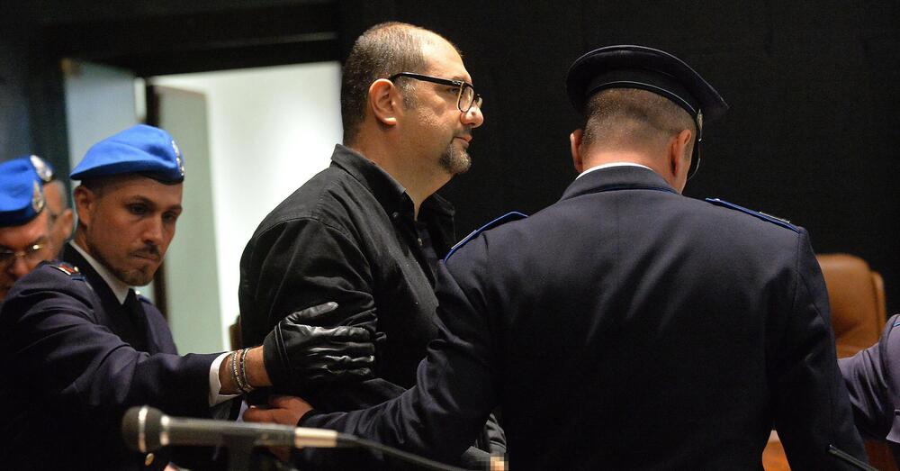 &Egrave; il 41-bis o Arancia Meccanica? Niente libri in cella per Alfredo Cospito: ma il carcere non serviva a rieducare i detenuti? Se il diritto di leggere viene negato, allora lo Stato ha fallito del tutto