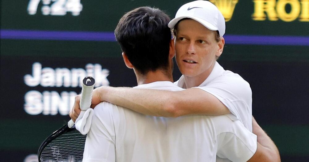 Ma Sinner e Alcaraz non sudano a Wimbledon (mentre tu sul divano s&igrave;)? &Egrave; grazie a un insieme di fattori: ambientali, tecnologici e di preparazione. E anche le riprese televisive...