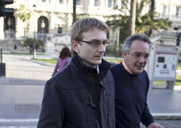 Omicidio Poggi, &Egrave; CACCIA A IGNOTO 3: isolato il dna su una garza usata durante l&rsquo;autopsia del corpo di Chiara. Perch&eacute; non &egrave; stato utilizzato del materiale sterile? Se non &egrave; di Stasi e Sempio, a chi appartiene la traccia genetica?