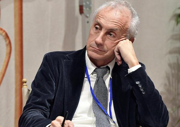 Eredit&agrave; Agnelli Elkann, PACE COL FISCO? Travaglio sfotte i titoli per i 175 milioni versati da John
