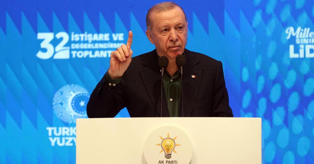 Sta tornando l&#039;islam radicale (per &ldquo;colpa&rdquo; di Usa e Israele) e c&#039;&egrave; qualcuno che gode. Chi &egrave;? La Turchia di Erdogan. Vi sveliamo il suo piano: controllare il Medio Oriente e spartirsi l&#039;Africa (con Putin e Xi). Alla faccia dell&#039;Europa...