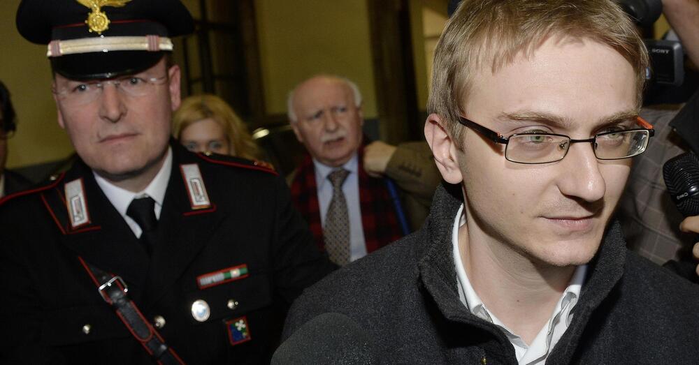 L&rsquo;omicidio di Chiara Poggi ARMA DI DISTRAZIONE DI MASSA? Andrea Cavallari &egrave; ancora a spasso in questa &ldquo;Giustizia&rdquo; che cerca assassini e si fa fregare da quelli gi&agrave; trovati. Ad Alberto Stasi c&rsquo;&egrave; solo da dire GRAZIE?