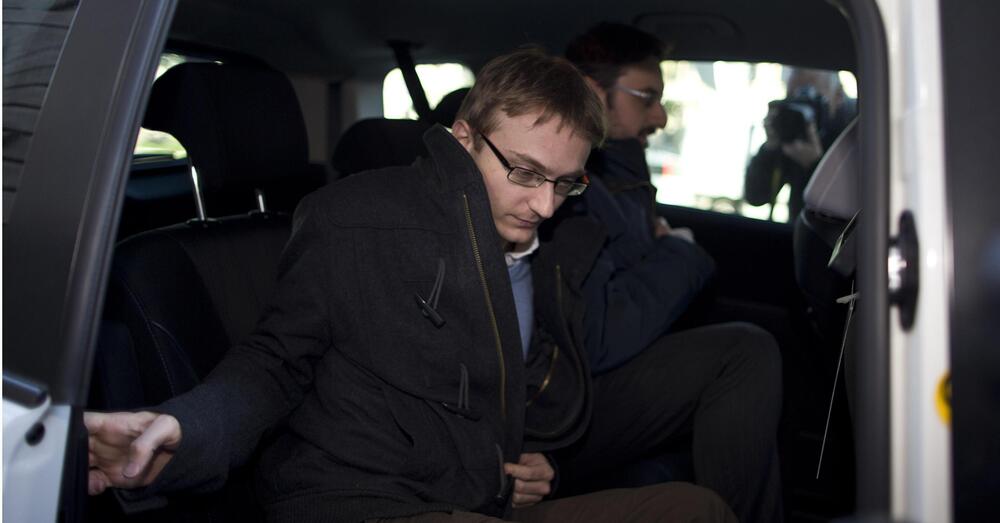 Omicidio Poggi, SE STASI AVESSE TOCCATO IL CORPO di Chiara e si FOSSE MACCHIATO LE SCARPE DI SANGUE l&rsquo;avrebbero dichiarato innocente? &ldquo;No, avrebbero girato la frittata dicendo che era stato lui&hellip;&rdquo;