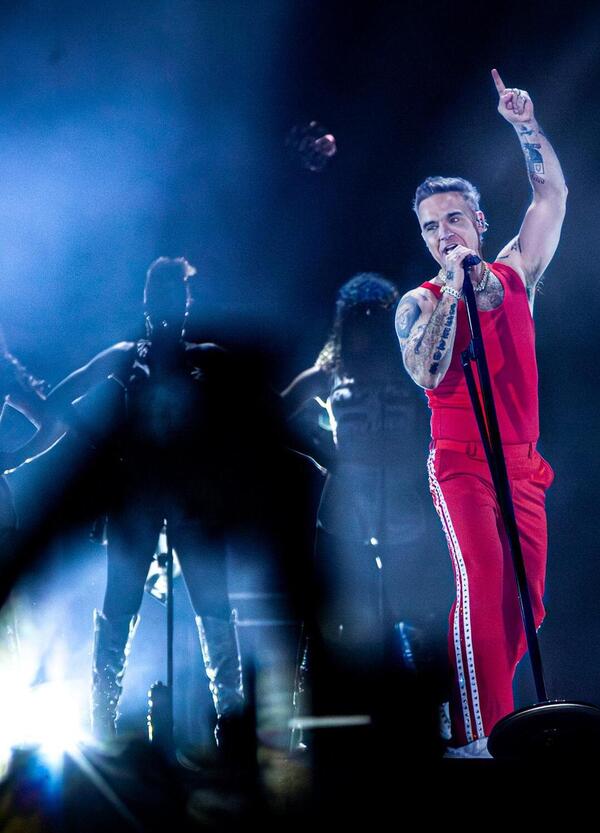 Robbie Williams CI HA FREGATO ANCORA! La nostra esperienza al concerto di Trieste 