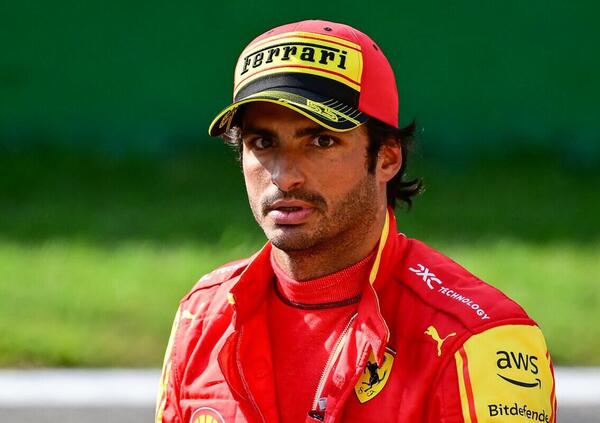 DISSING IN F1? Carlos Sainz attacca: &ldquo;Avrei potuto fare a pezzi la Ferrari&rdquo;, Carlo Vanzini si mette di traverso