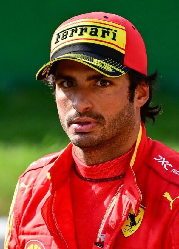 DISSING IN F1? Carlos Sainz attacca: &ldquo;Avrei potuto fare a pezzi la Ferrari&rdquo;, Carlo Vanzini si mette di traverso