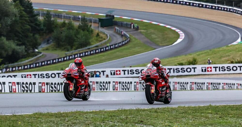 La PRIMA VOLTA DI PECCO BAGNAIA e perch&eacute; Marc Marquez NON &Egrave; STATO PENALIZZATO dopo il crash: tutto (e pure un sospetto) sul folle sabato mattina di Brno 