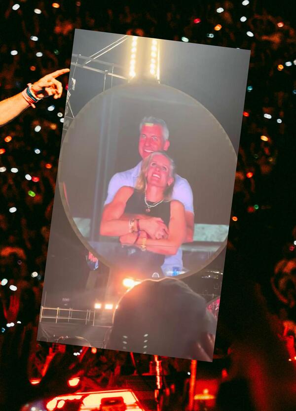 Kiss Cam e corna virali: ma quello che &egrave; successo al concerto dei Coldplay &egrave; legale?