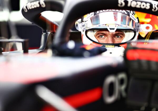 Max Versteppen in Mercedes, Helmut Marko non si arrende, mentre George Russell avvisa: &ldquo;Nelle prossime settimane accadr&agrave; qualcosa&rdquo;
