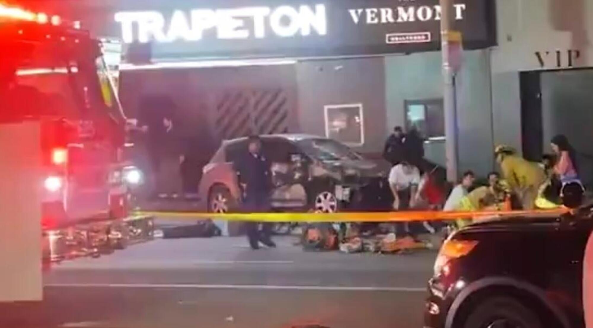 L'auto che ha colpito la folla a East Hollywood