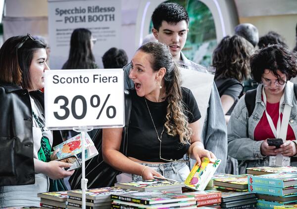 Perch&eacute; in Italia NON SI LEGGONO PI&Ugrave; LIBRI? La nostra esperienza (a pagamento) con un&#039;agenzia di marketing editoriale e i bookinfluencer, che sponsorizzano ma non leggono. Cos&igrave; sono scomparsi i critici letterari (e i lettori) 