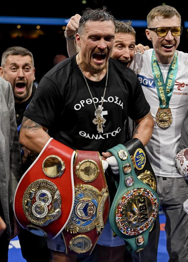 Usyk campione del mondo: ma l’ucraino è il più grande della storia? De Carolis: “Meglio di Mike Tyson e...”