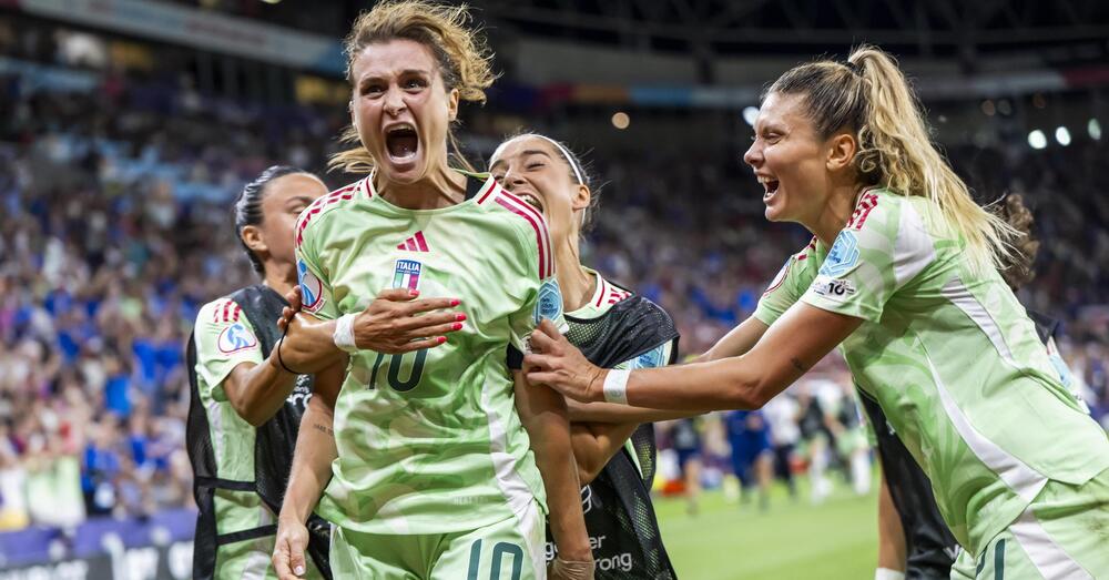 ITALIA, L&#039;ORA DELL&#039;IMPRESA: ruggire per la finale degli Europei contro le favorite leonesse inglesi. Ma perch&eacute; il calcio femminile funziona e quello maschile no? Ecco i motivi. E la scalata fino alla semifinale...
