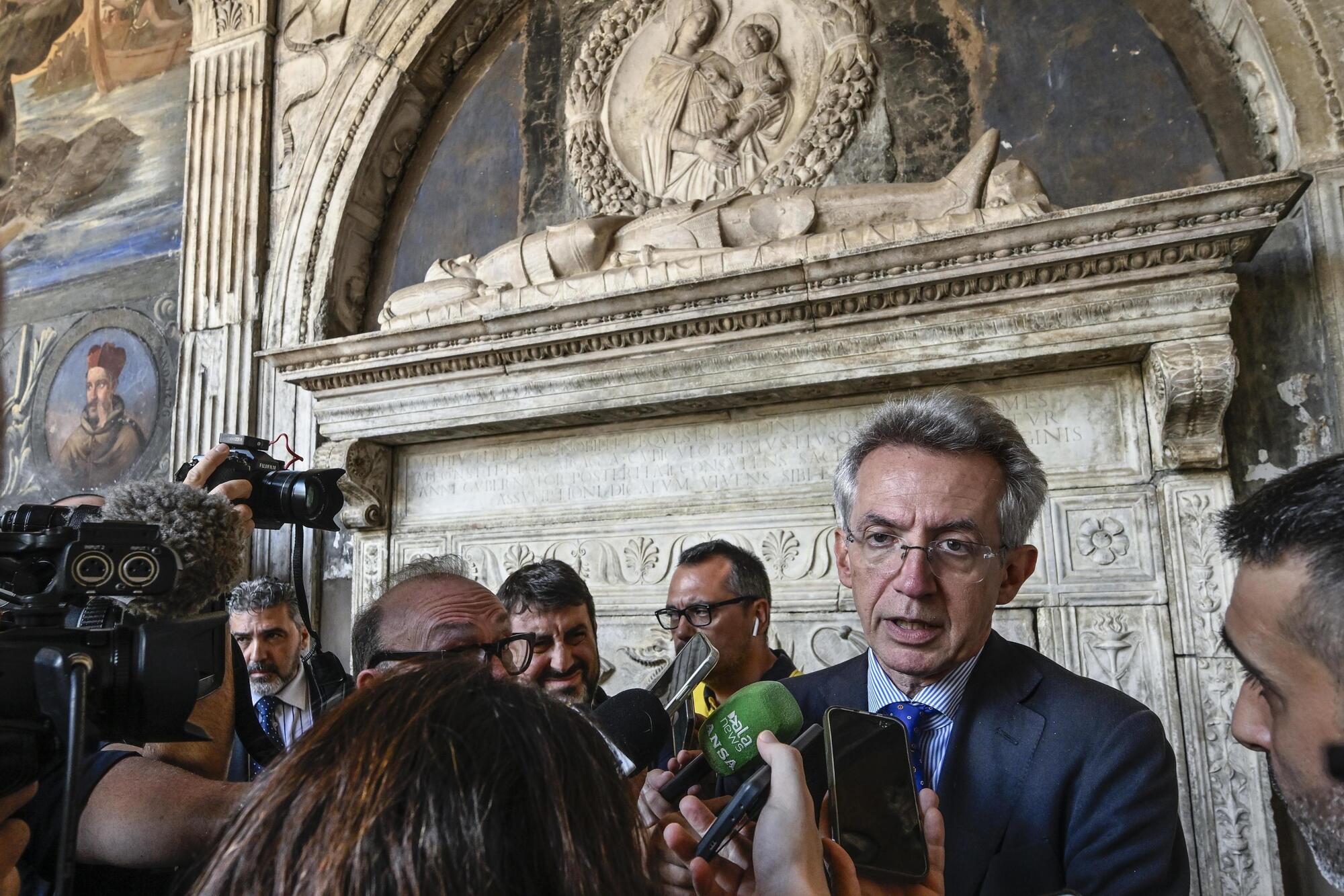 Il sindaco di Napoli Gaetano Manfredi