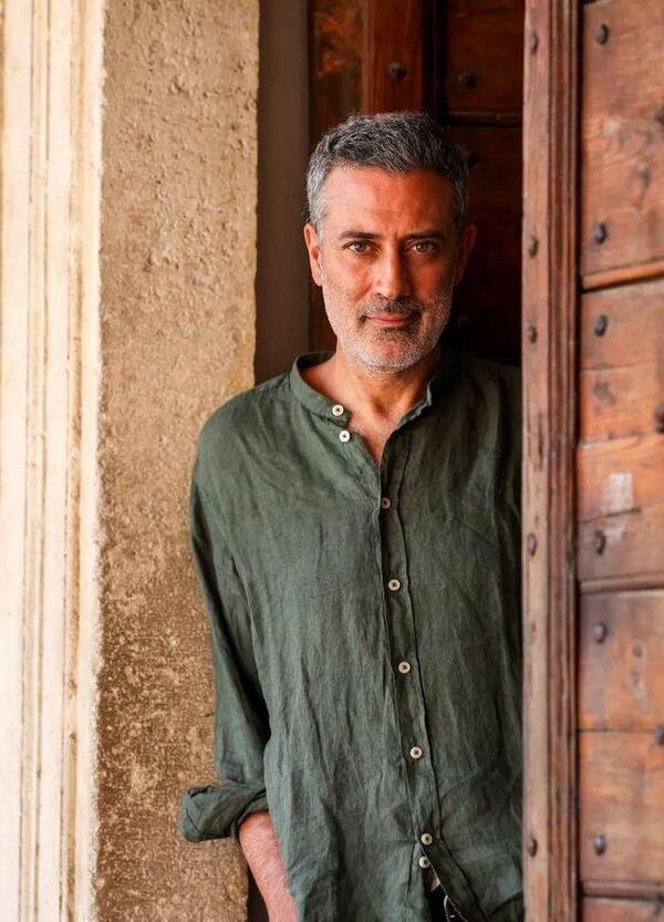 &ldquo;L&rsquo;anniversario&rdquo; di Andrea Bajani? Un romanzo che ti fa venire voglia di distruggere il Premio Strega e rifondarlo