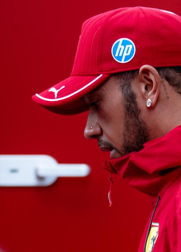 Hamilton si prende il Media Day a Spa e sulle difficolt&agrave; della Ferrari &egrave; chiaro. E quel siparietto con Kimi&hellip;