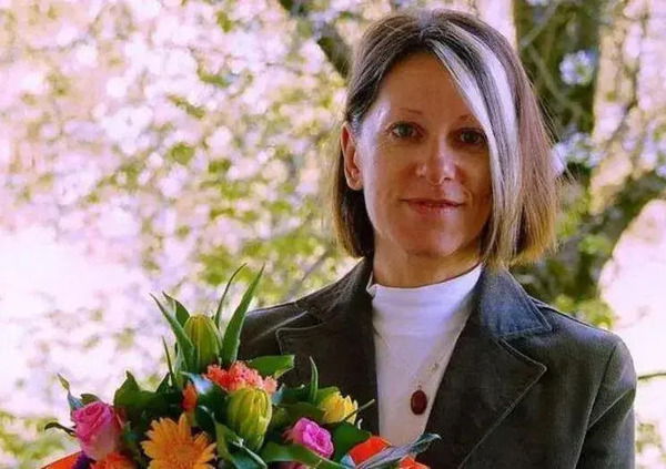 Delitto di Garlasco e omicidio Liliana Resinovich, a Quarto Grado (Rete 4) LE NOVIT&Agrave; SUL DNA DI IGNOTO 3: &egrave; davvero il killer di Chiara Poggi? E la frattura alla vertebra di Lilly &egrave; segno di suicidio o omicidio?