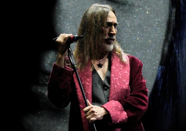 Siamo stati al concerto degli Afterhours, ma com&#039;&egrave; andata? La verit&agrave; &egrave; che Manuel Agnelli pu&ograve; scatarrare ancora su qualsiasi cosa voglia, soprattutto sulla musica di m*rda