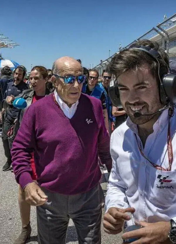 Ma davvero i piloti non si sono arrabbiati per il calendario 2026 della MotoGP? Ecco come Ezpeleta ha trasformato l&rsquo;amaro in dolce