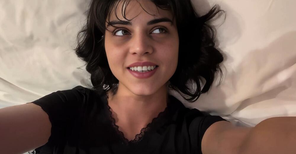 Musica-Ia, ma davvero &ldquo;le case discografiche ci hanno fottu*o il cervello&rdquo;, come &ldquo;canta&rdquo; Sara Penelope Robin? &ldquo;Problema etico: cosa cambia tra autotune e una voce sintetizzata? Niente. Confondere umano e macchina &egrave; peggio di un genocidio&rdquo;
