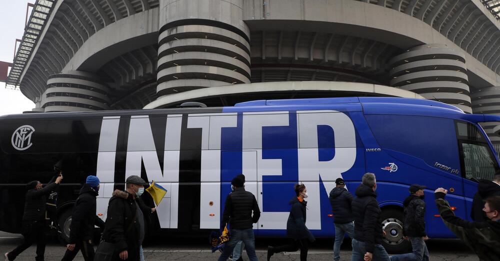 NON SOLO CURVA! Anche per gli Inter Club la societ&agrave; vuole consumatori e non tifosi, con tessere plus e obbligo di 8 partite in presenza. Marotta dice che bisogna colmare il gap, ma come? Sfanculando chi crede nei colori?