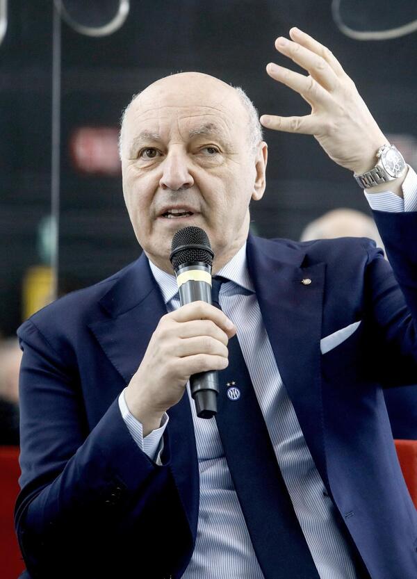 Ma com&#039;&egrave; finita la questione abbonamenti agli ultras dell&#039;Inter? Spoiler: roba da burocrazia fantozziana. Tifosi daspati solo dalla curva ma non dal terzo anello a 480 euro, prezzi assurdi, blacklist nere e grigie