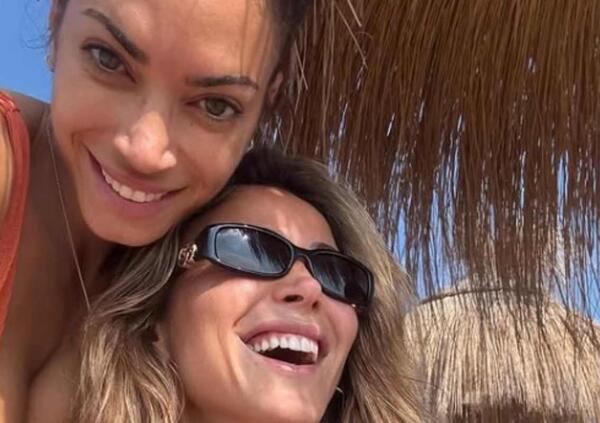 Elodie e Diletta Leotta criticate per il jet privato. Ma ve li immaginate i &quot;danni ambientali&quot; di loro due su un volo di linea?