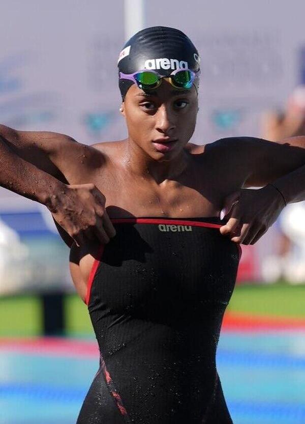 Ma avete visto CHE ROBA SARA CURTIS ai Mondiali di Nuoto? Meglio di Federica Pellegrini e...