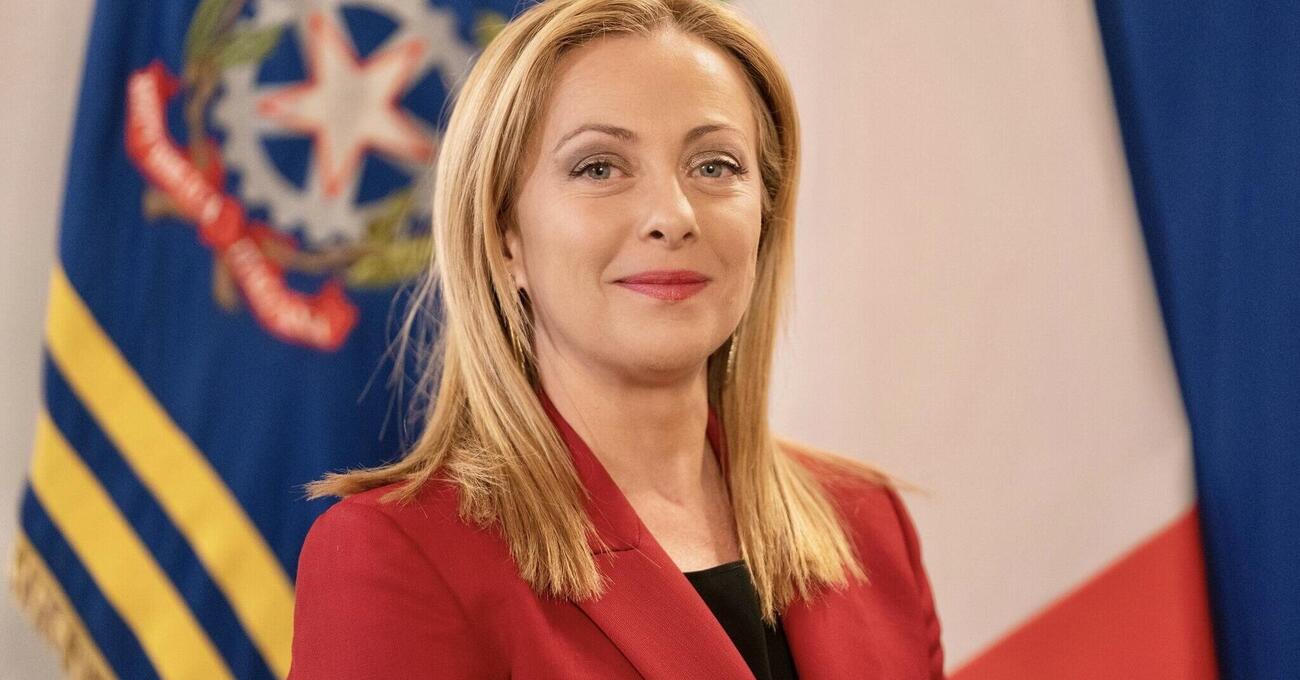 ASPETTANDO TELE-MELONI. Mentre Canale 5 gode per Temptation Island e Ruota di Scotti, in Rai l&#039;ultimo capitolo della tv politicizzata: la nuova proposta di legge per scegliere il presidente di centrodestra. Vi spieghiamo cosa succede