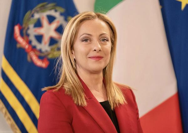 ASPETTANDO TELE-MELONI. Mentre Canale 5 gode per Temptation Island e Ruota di Scotti, in Rai l&#039;ultimo capitolo della tv politicizzata: la nuova proposta di legge per scegliere il presidente di centrodestra. Vi spieghiamo cosa succede