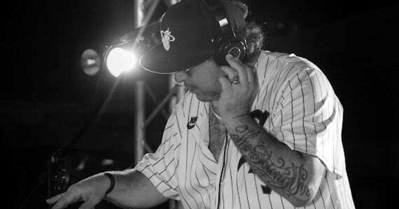 Siamo stati all&rsquo;Under Fest, ma com&rsquo;&egrave; andata? Tra Axos, Dj Shocca, Moder, Murubutu e... ecco perch&eacute; &egrave; il perfetto appuntamento per gli amanti dell&rsquo;Hip-Hop (quelli veri)