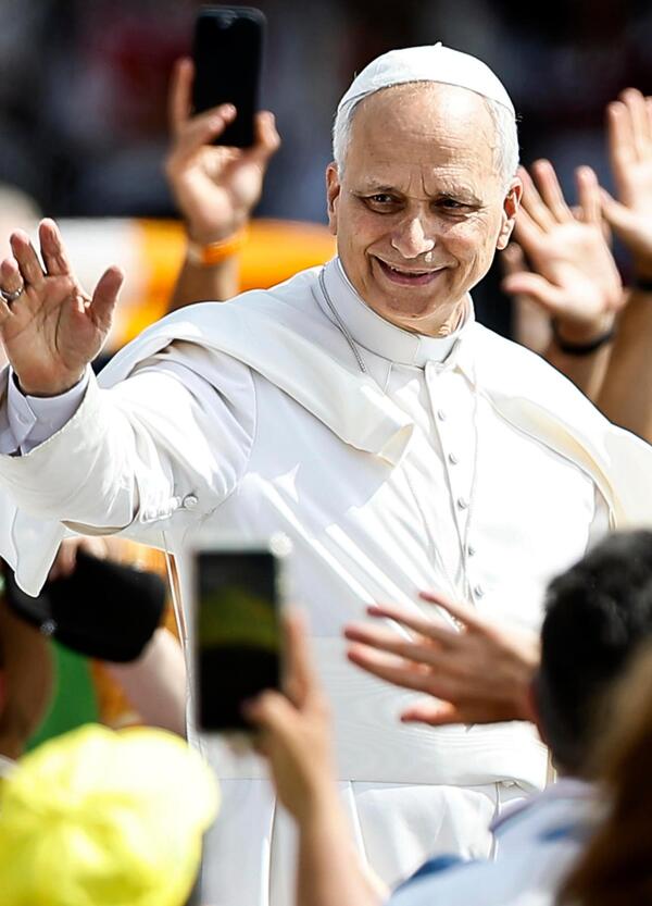 ⁠Ci siamo fatti spiegare il Giubileo dei giovani (e il santo del giorno) da Magisterium AI, la ChatGpt dei credenti: &ldquo;Tutti devono voler diventare santi come dice Papa Leone XIV&rdquo;. Carlo Acutis? &ldquo;Ha guarito un bambino, i miracoli non sono contro la scienza&rdquo;