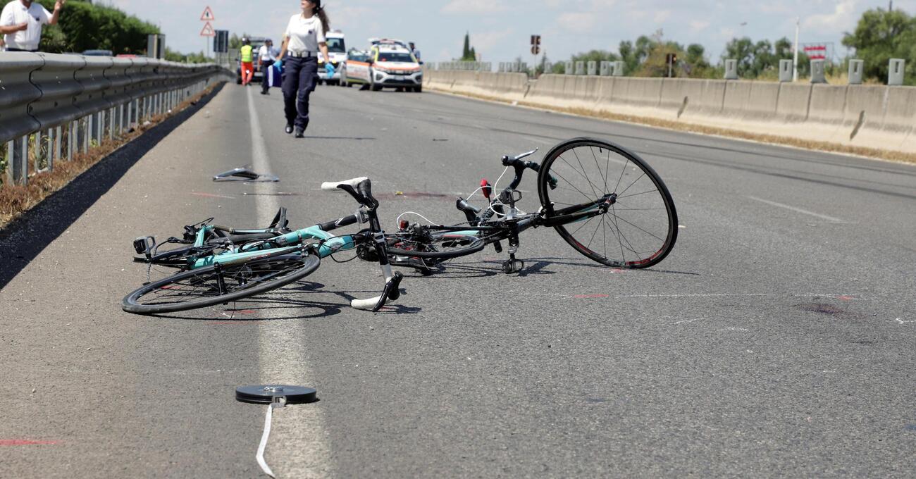 I commenti alla strage di ciclisti dimostrano che la pace tra automobilisti e chi va in bici &egrave; pi&ugrave; improbabile di quella tra israeliani e palestinesi. La verit&agrave;? HANNO TUTTI RAGIONE, HANNO TUTTI TORTO (E MOLTI SONO STR*NZI)