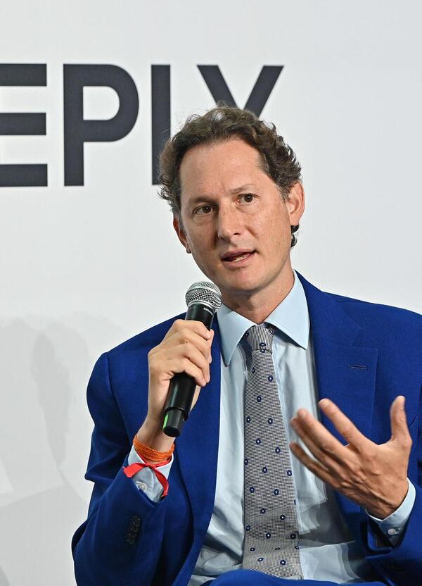 Stellantis, Juventus, Iveco (agli indiani): cosa fa John Elkann con i soldi, i cda e le notizie? Il ceo Filosa annuncia &ldquo;scelte difficili&rdquo;, un giornale di famiglia attacca il rivale bianconero Tether e Tata e Leonardo&hellip;