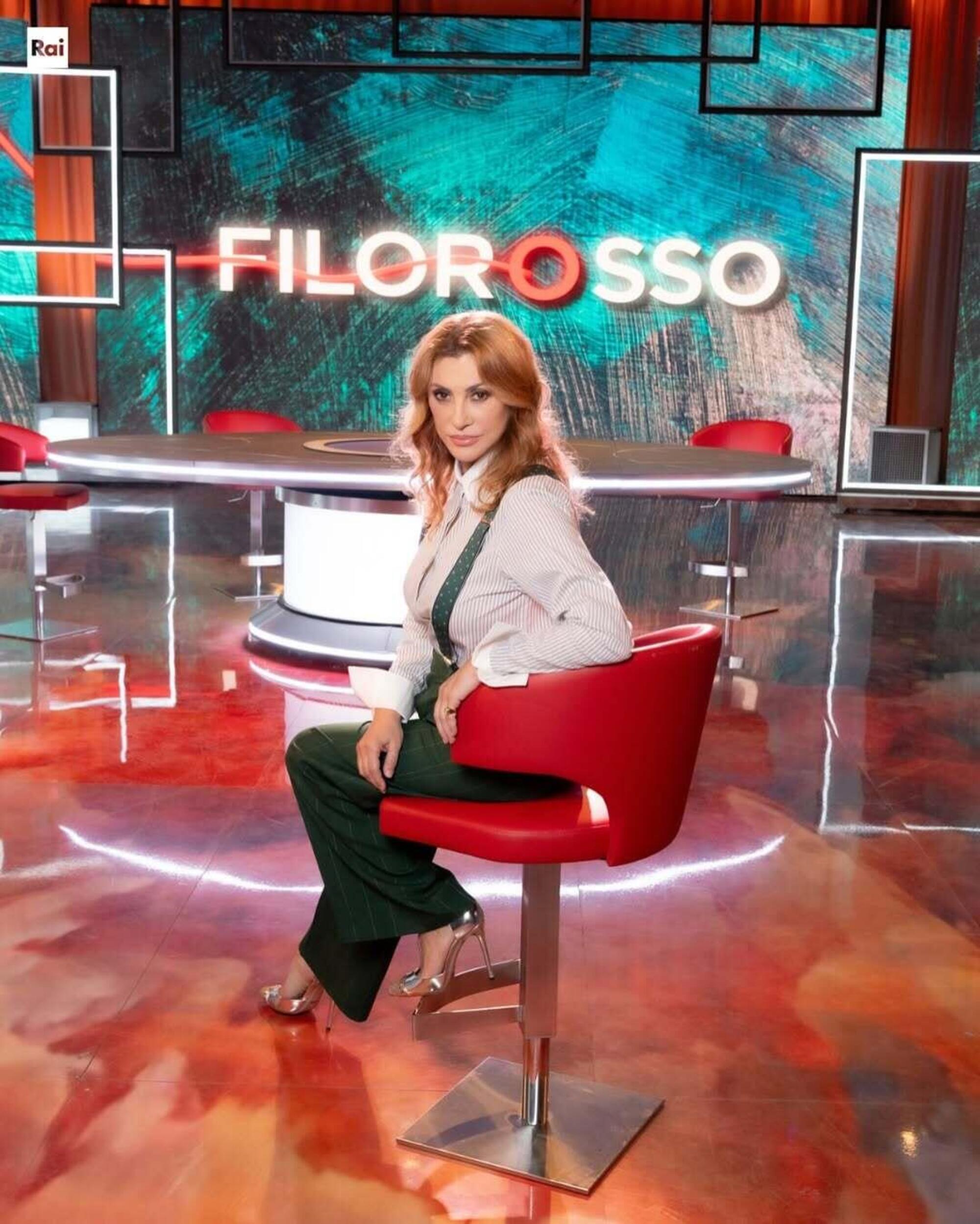 Manuela Moreno e le bretelle indossate a Filorosso su Rai 3